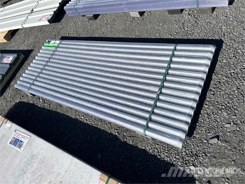  Quantity of (30) 8 ft x 3 ft Corrugated Polycarbon المصاعد والرافعات المادية