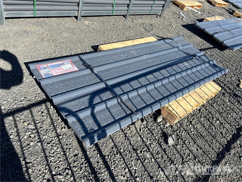 Quantity of (30) 8 ft x 3 ft Grey Metal Roof Panel Verricelli, paranchi e sollevatori per materiali