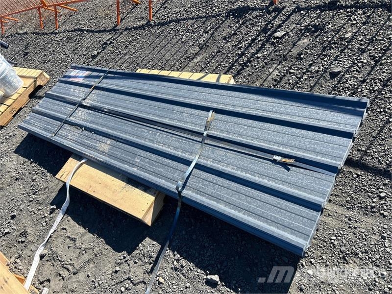  Quantity of (30) 9.84 ft x 3 ft Grey Metal Roof Pa Talhas, guinchos e elevadores de materiais