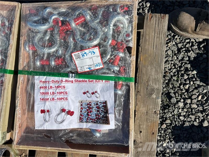 Quantity of (30) Heavy-Duty D-Ring Shackle (Unused Piezas y equipos para grúas