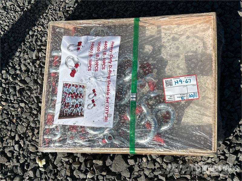 Quantity of (30) Heavy-Duty D-Ring Shackle (Unused Piezas y equipos para grúas