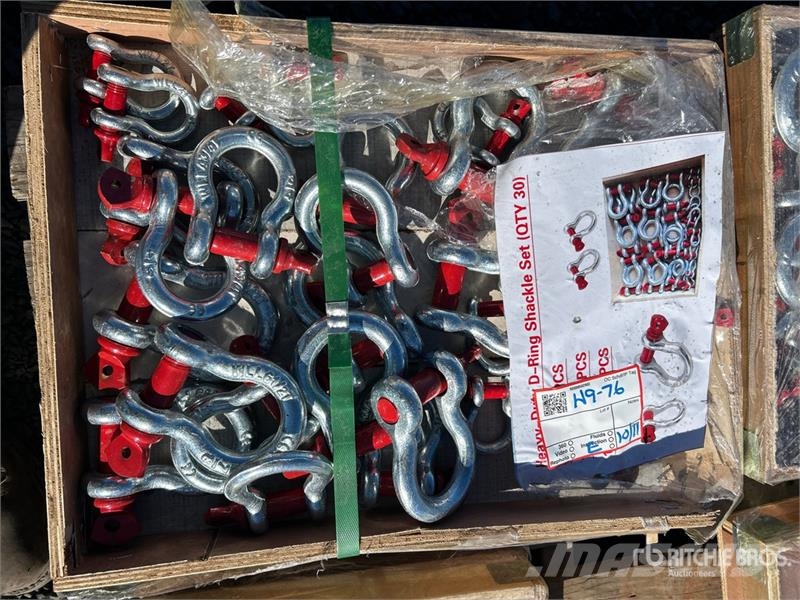  Quantity of (30) Heavy-Duty D-Ring Shackle (Unused Piezas y equipos para grúas