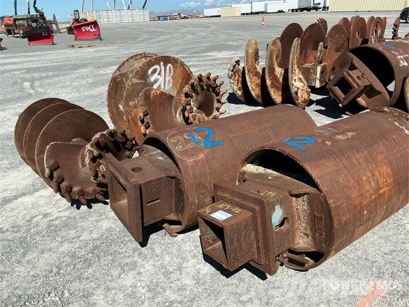  Quantity of 30 In. Rock Auger, (2) 30 In. Drilling Öl- und Gasbohrgeräte