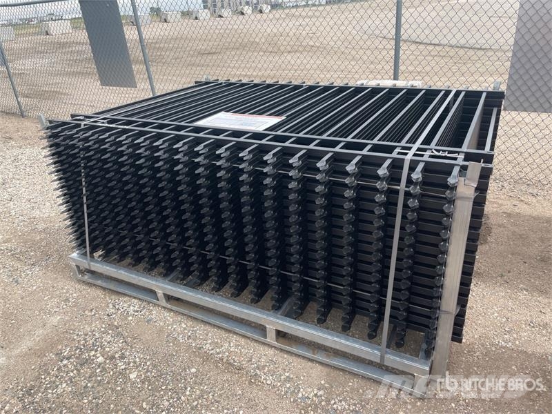  Quantity of (32)  SUNTOP S0608-32 8 ft x 6 ft Powd Gårds‐husdyr gjerder