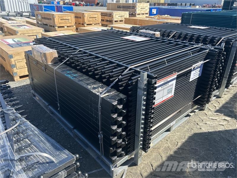 Quantity of (32) SUNTOP S0608-32 8 ft x 6 ft Powd Oprema za ograje