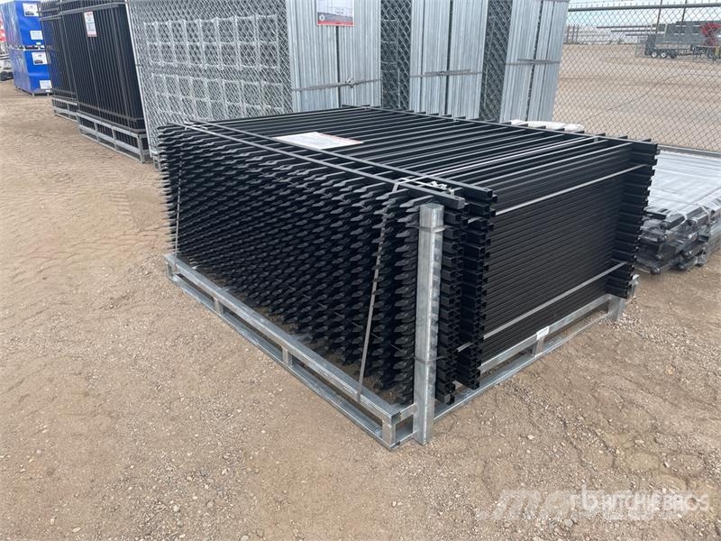  Quantity of (32)  SUNTOP S0608-32 8 ft x 6 ft Powd Gårds‐husdyr gjerder
