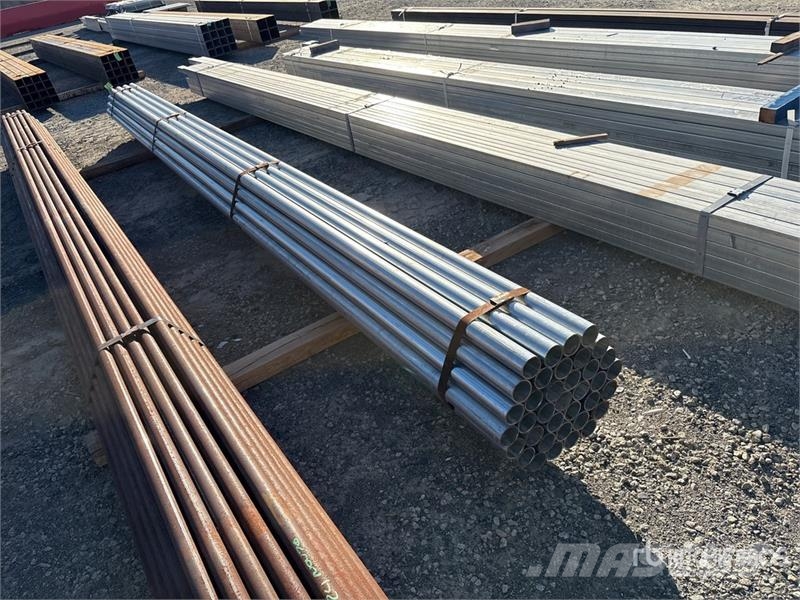 Quantity of (37) 2 3/8 od 18' Drugi deli