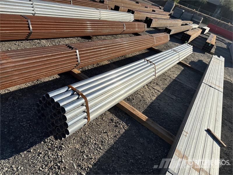 Quantity of (37) 2 3/8 od 18' Drugi deli