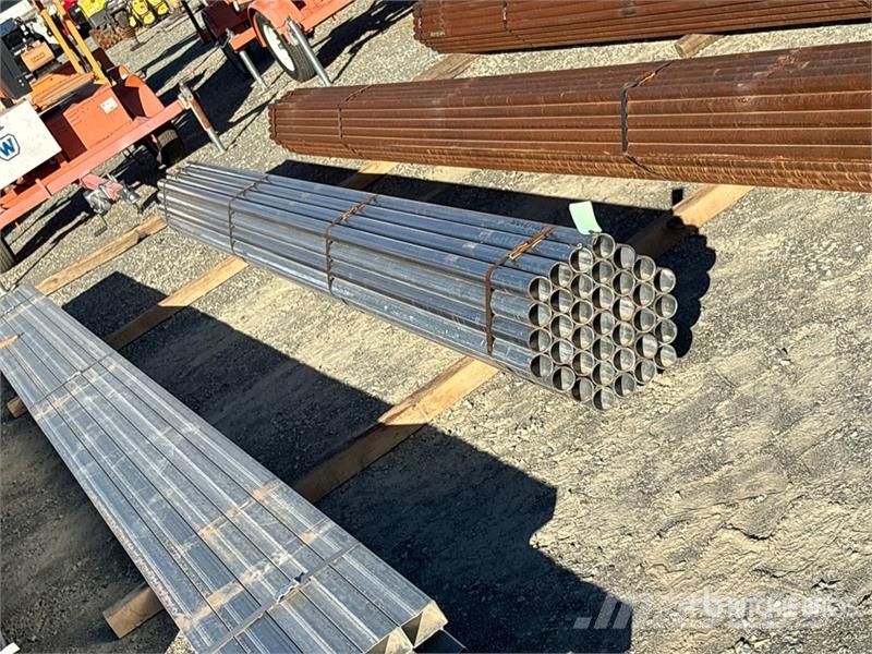 Quantity of (37) 2 3/8 od 18' Drugi deli