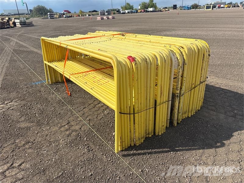 Quantity of (39) Handrails Csörlők, emelőberendezések és anyagmozgató liftek