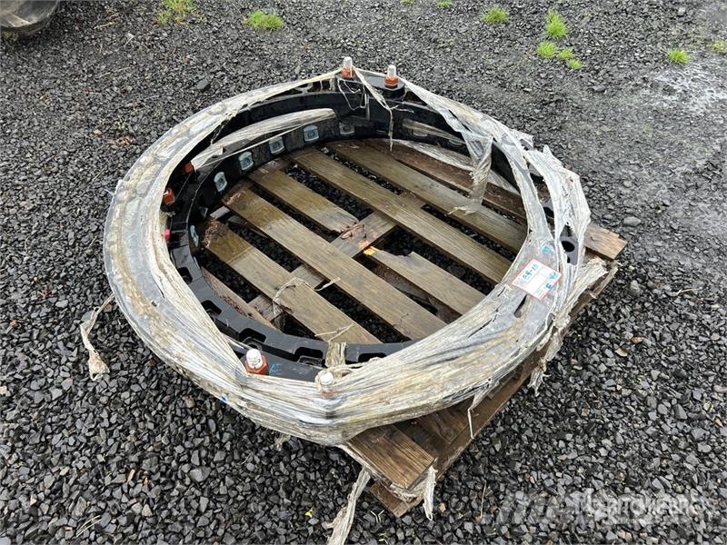 Quantity of 39 Inch Pipe fittings Pipeline equipment