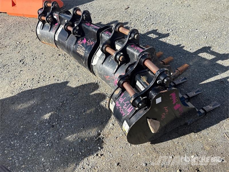  Quantity of (4) 16 in Digging Mini Excavator Bucke Cucharones