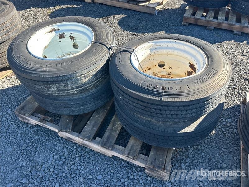  Quantity of (4) 215/75R17.5 Tires الإطارات والعجلات والحافات