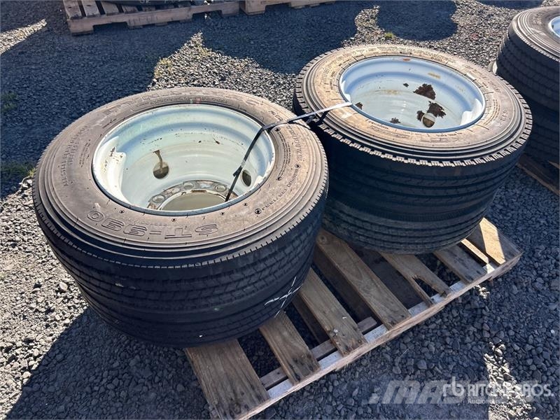  Quantity of (4) 215/75R17.5 Tires الإطارات والعجلات والحافات