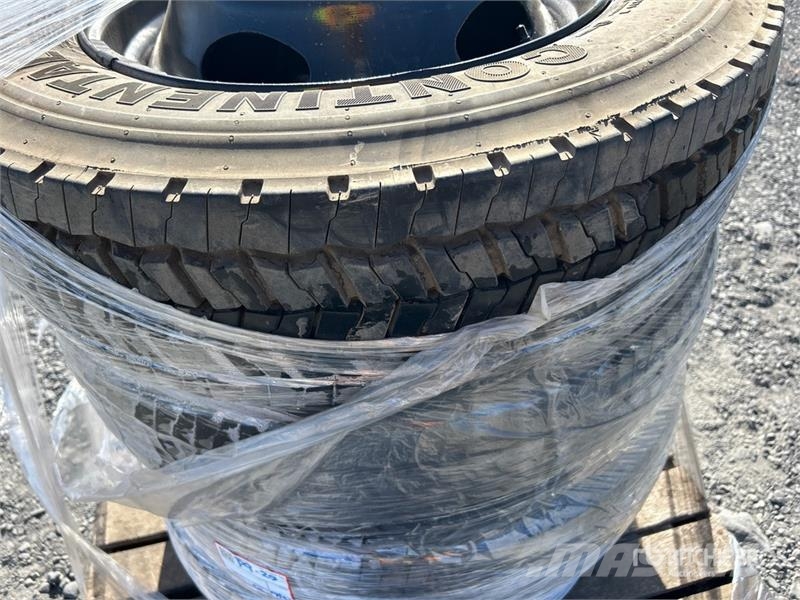 Quantity of (4) 225/70R19.5 Tires Tyres, wheels and rims