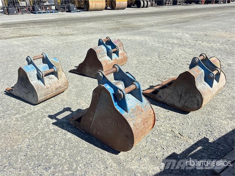  Quantity of (4) 35 in, 35 in, 24 in, 18 in Excavat Skovle