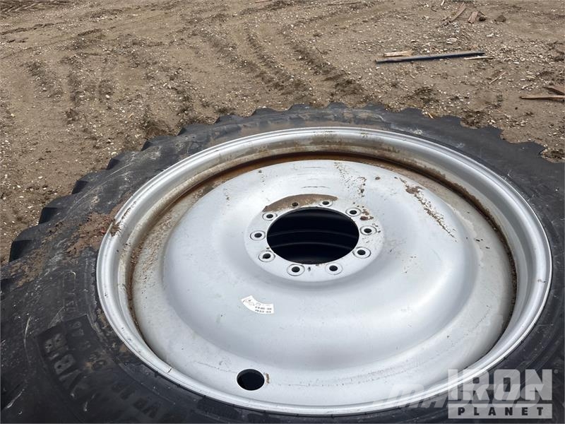  Quantity of (4) 380/90R46 Tires Gume, točkovi i felne