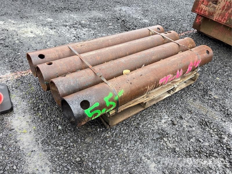 Quantity of (4) 5 ft 6 in Trench Box Spreaders Drugi deli