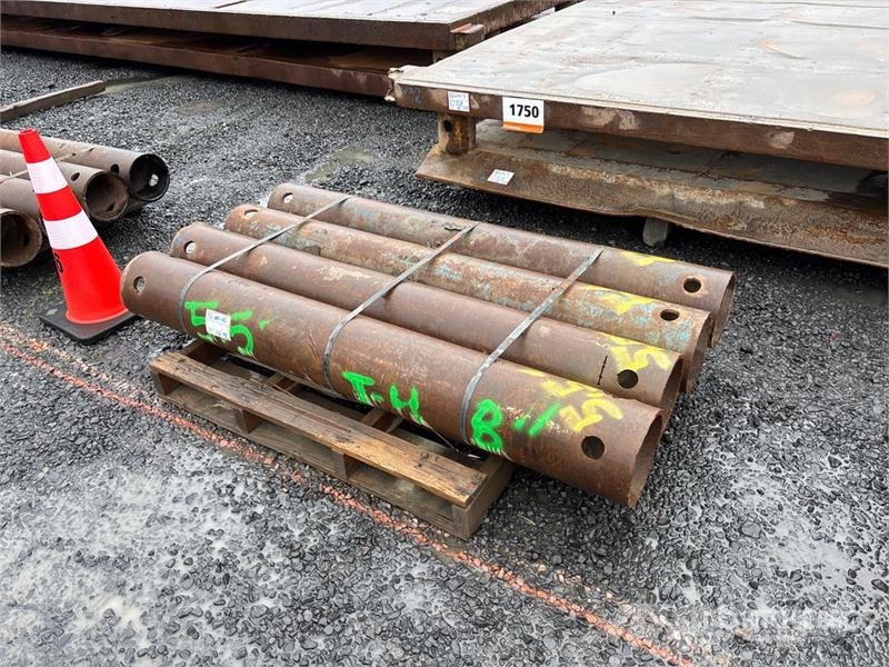Quantity of (4) 5 ft 6 in Trench Box Spreaders Drugi deli