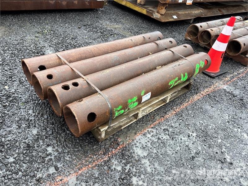 Quantity of (4) 5 ft 6 in Trench Box Spreaders Drugi deli