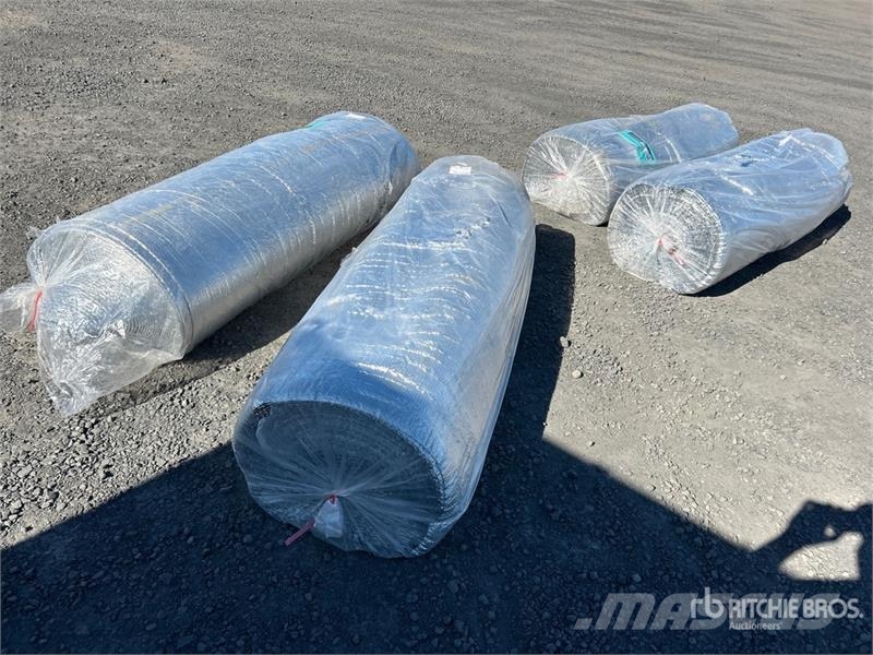  Quantity of (4) 6.6 ft x 164 ft Bubble Aluminum Fo Talhas, guinchos e elevadores de materiais