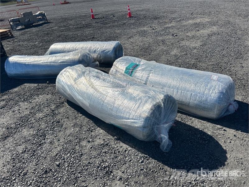  Quantity of (4) 6.6 ft x 164 ft Bubble Aluminum Fo Talhas, guinchos e elevadores de materiais