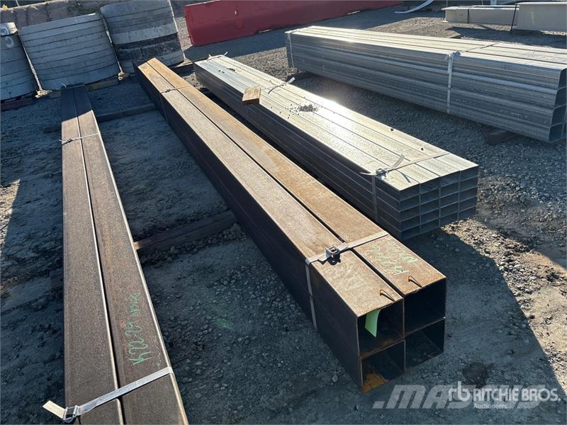 Quantity of (4) 6 x 6 x 20 ft Steel Square Tubes Autres accessoires