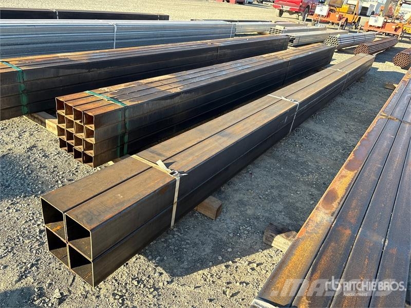 Quantity of (4) 6 x 6 x 24 ft Steel Square Tubes Autres accessoires