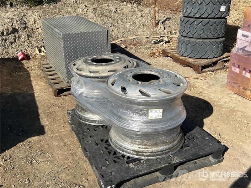  Quantity of (4) Aluminum Wheels Roti