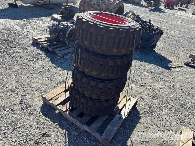 Quantity of (4) Bobcat Skid Steer Tires (Unused) Banden, wielen en velgen