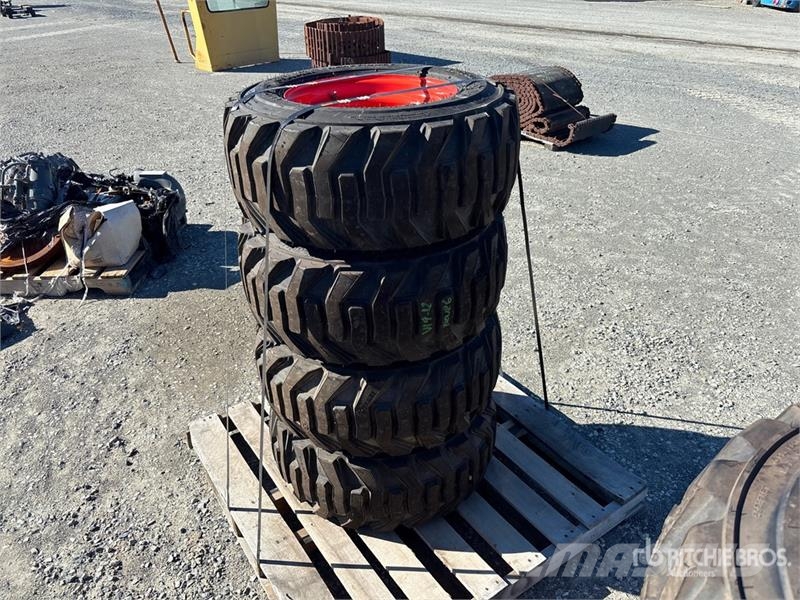  Quantity of (4) Bobcat Skid Steer Tires (Unused) Banden, wielen en velgen
