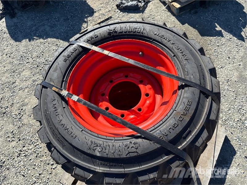  Quantity of (4) Bobcat Skid Steer Tires (Unused) Banden, wielen en velgen