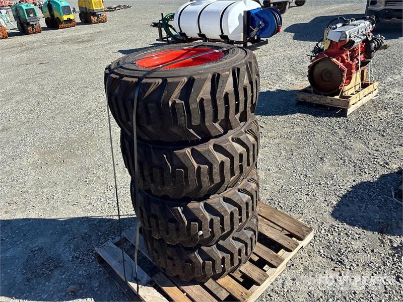 Quantity of (4) Bobcat Skid Steer Tires (Unused) Banden, wielen en velgen