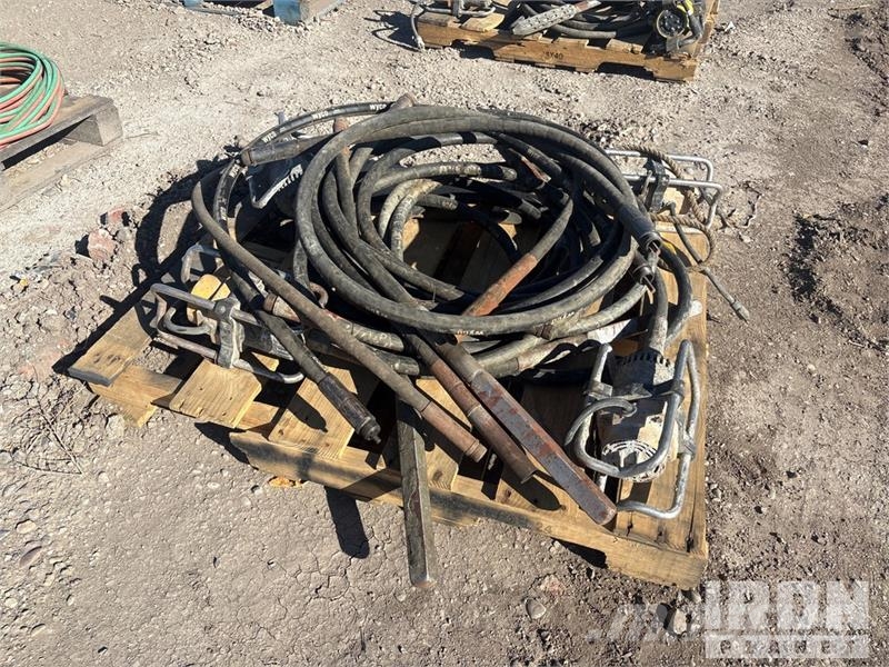 Quantity of (4) Electric Concrete Vibrator دكاكات أفقية