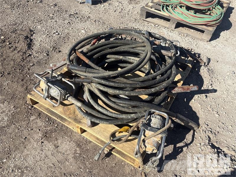 Quantity of (4) Electric Concrete Vibrator دكاكات أفقية