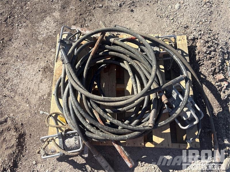 Quantity of (4) Electric Concrete Vibrator دكاكات أفقية