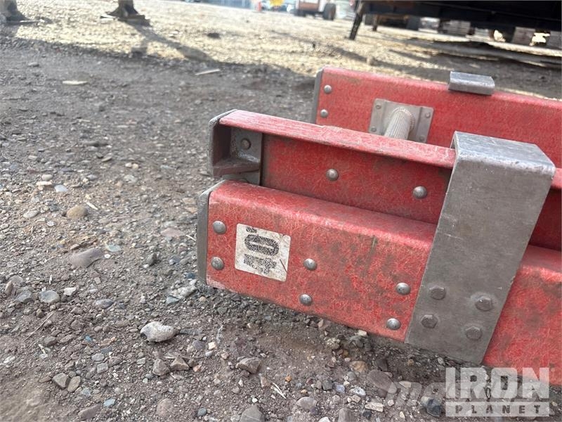 Quantity of (4) Fiberglass Extension Letters, (2) Сходи та площадки