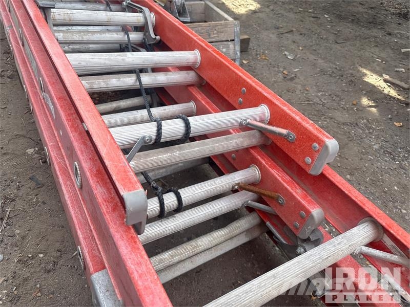 Quantity of (4) Fiberglass Extension Letters, (2) Сходи та площадки