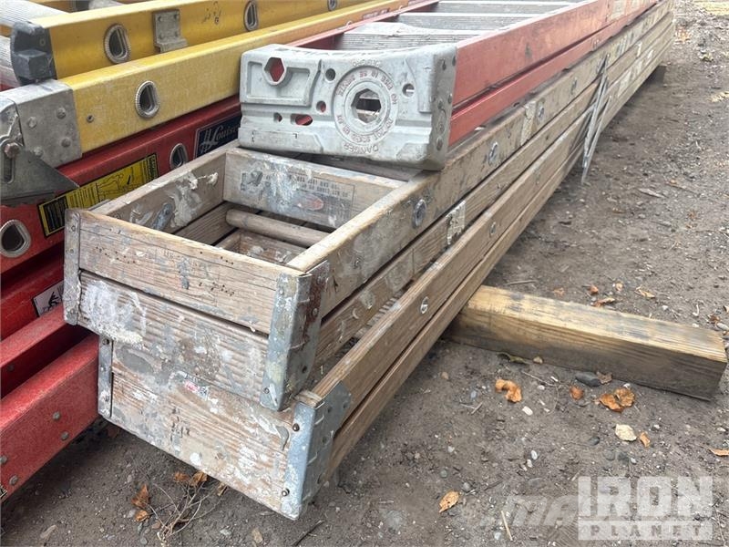 Quantity of (4) Fiberglass Extension Letters, (2) Сходи та площадки