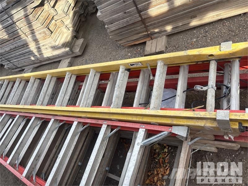 Quantity of (4) Fiberglass Extension Letters, (2) Сходи та площадки