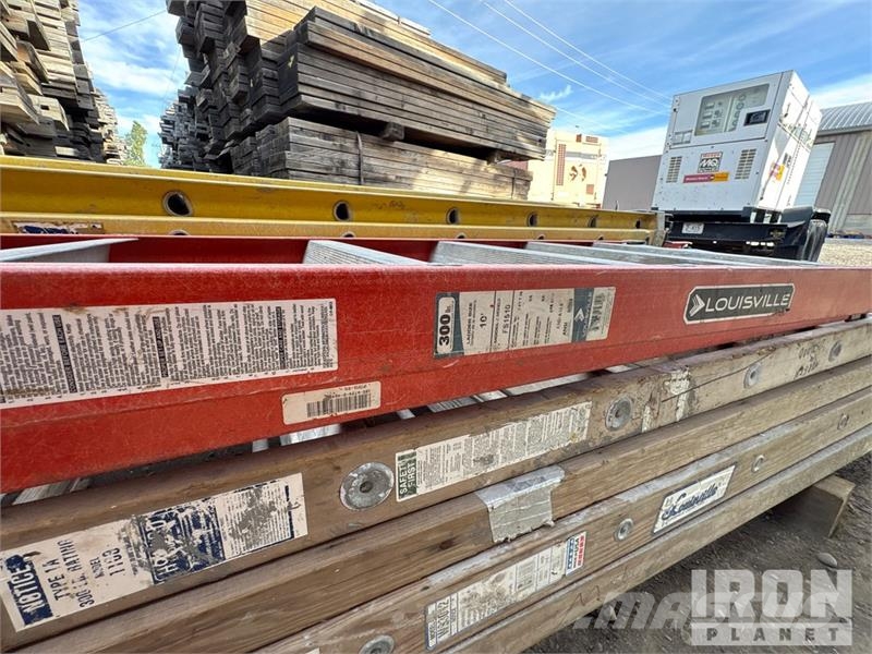 Quantity of (4) Fiberglass Extension Letters, (2) Сходи та площадки