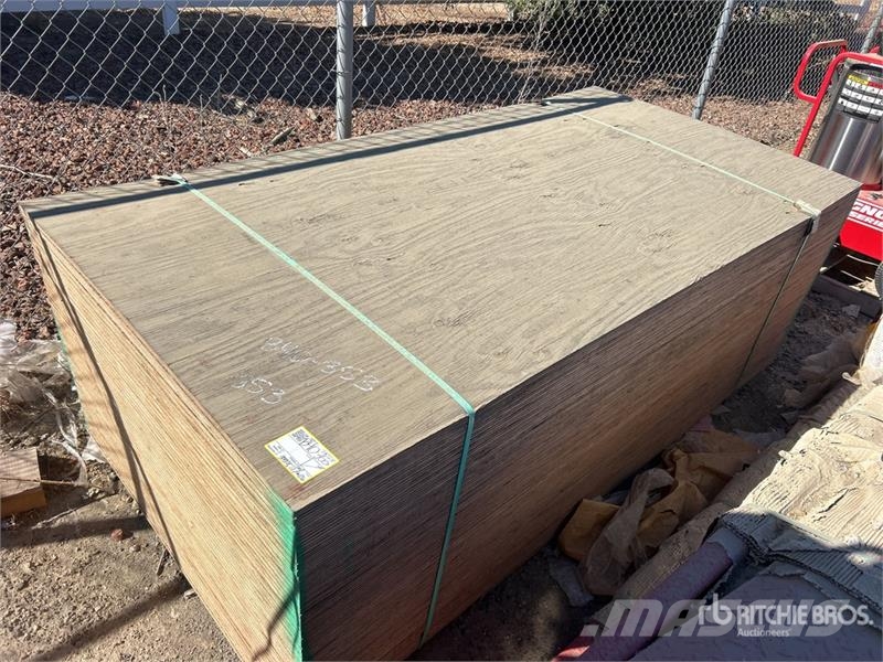  Quantity of 4 ft x 8 ft (.5 in Thick) Plywood مكونات أخرى