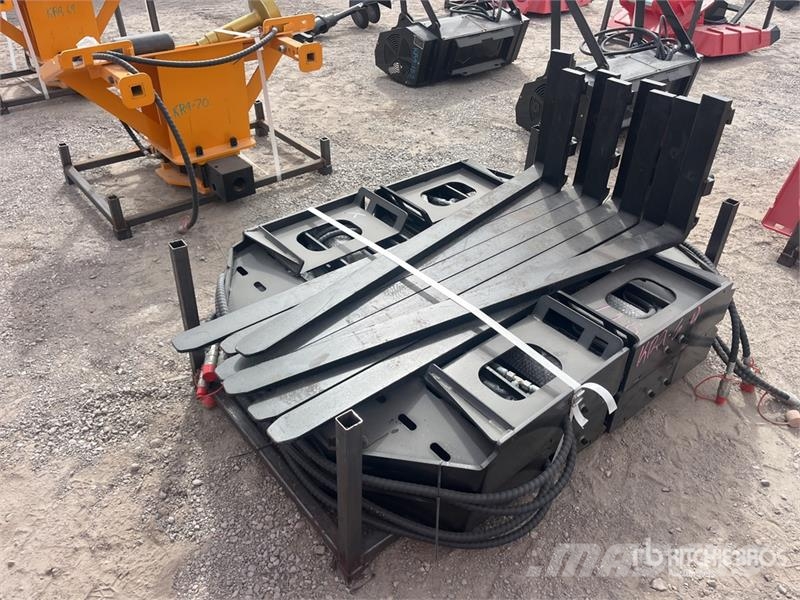 Quantity of (4) GIYI GY-SF60 60 in Skid Steer For Fourche