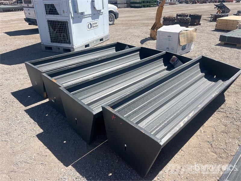  Quantity of (4) Livestock Feeder Hranilice za stoku