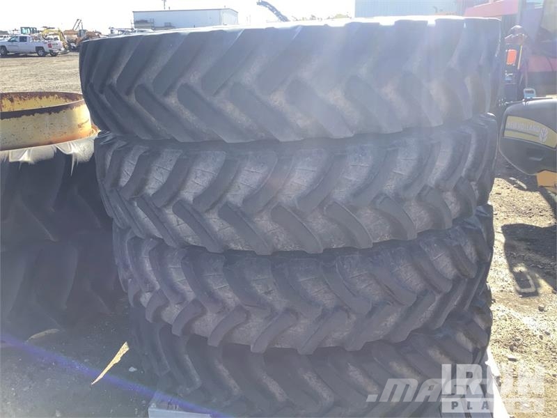 Quantity of (4) Michelin 380-90R46 380-90R46 Tires Tyres, wheels and rims
