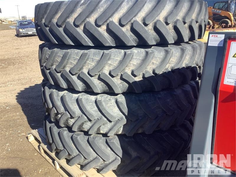 Quantity of (4) Michelin 380-90R46 380-90R46 Tires Tyres, wheels and rims