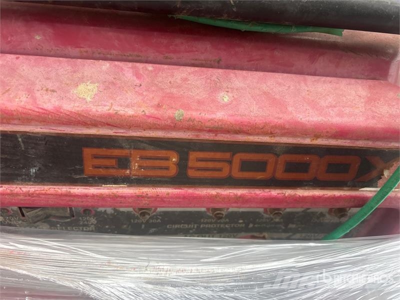  Quantity of (4) MQ Pressure washer, Honda EB5000x  مضخات المياه