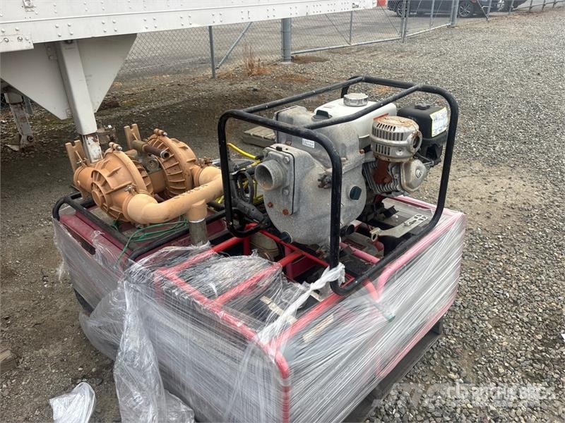  Quantity of (4) MQ Pressure washer, Honda EB5000x  مضخات المياه