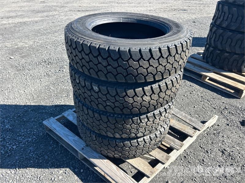  Quantity of (4) Roadlux 225/70R19.5 Tires (Unused) الإطارات والعجلات والحافات