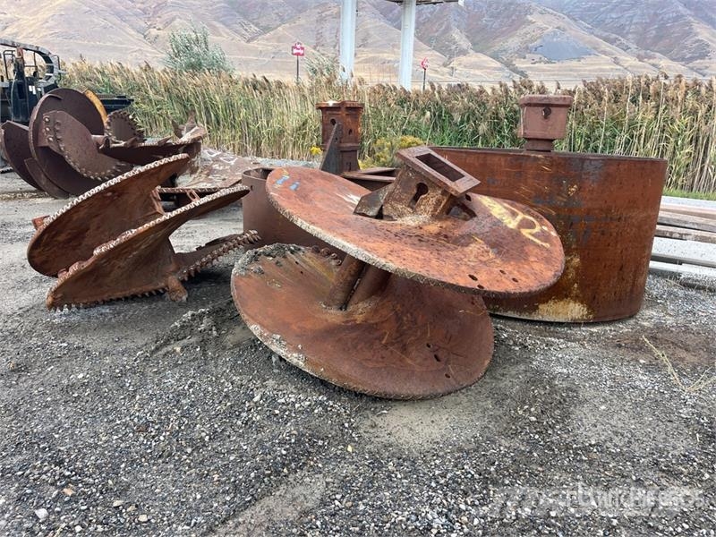 Quantity of (4) Rock Auger Attachment Olaj és Gáz fúró eszközök